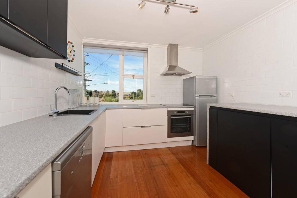 The Tassie - Luxury With Panoramic Water Views Villa